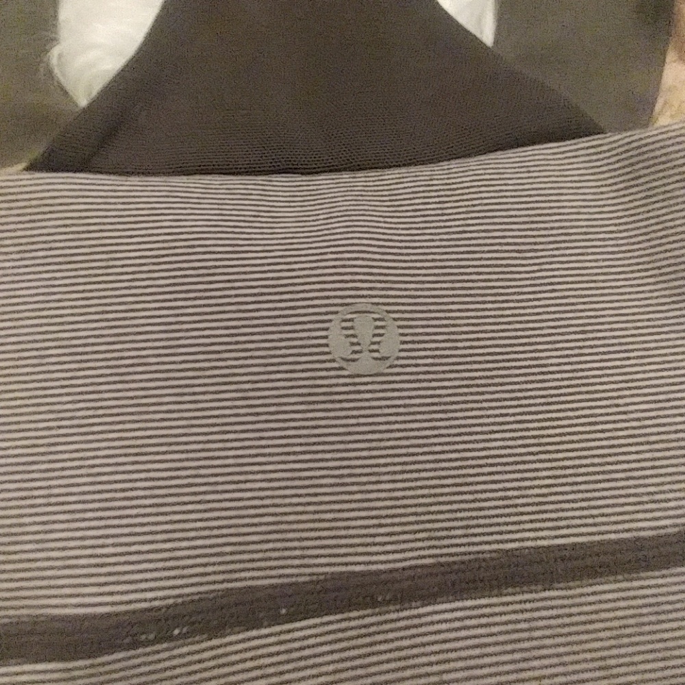 Lululemon top - Picture 4 of 5
